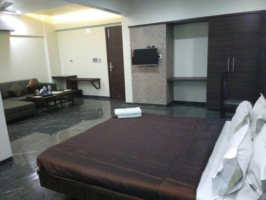 Hotel Jawahar Ulhāsnagar Екстериор снимка