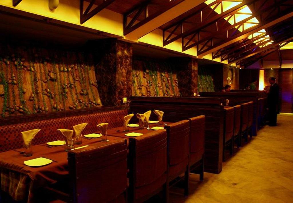 Hotel Jawahar Ulhāsnagar Екстериор снимка