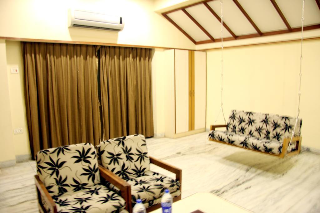 Hotel Jawahar Ulhāsnagar Екстериор снимка