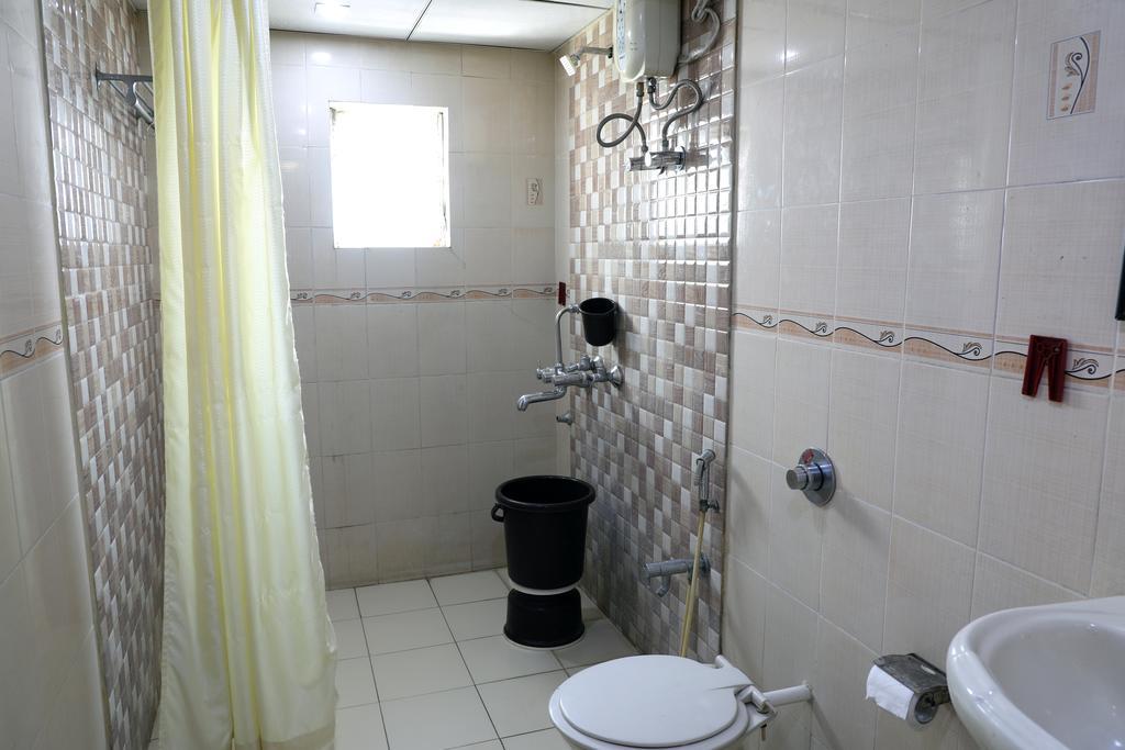 Hotel Jawahar Ulhāsnagar Екстериор снимка