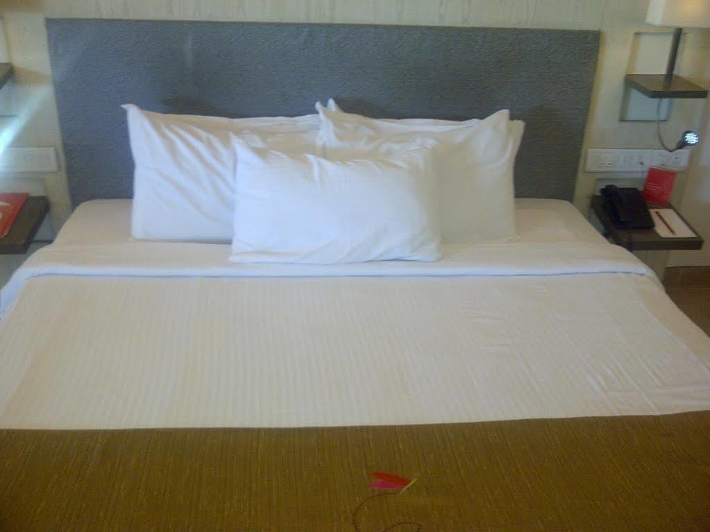 Hotel Jawahar Ulhāsnagar Екстериор снимка